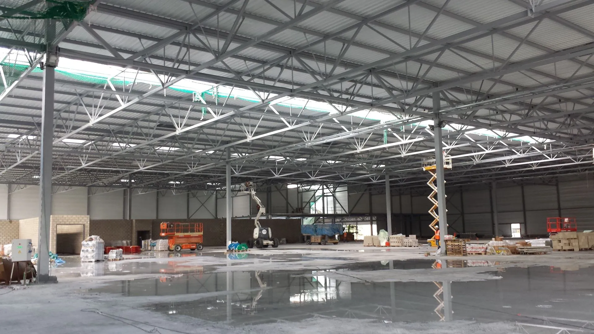 Nave con estructura metálica ejecutada por Malla 3